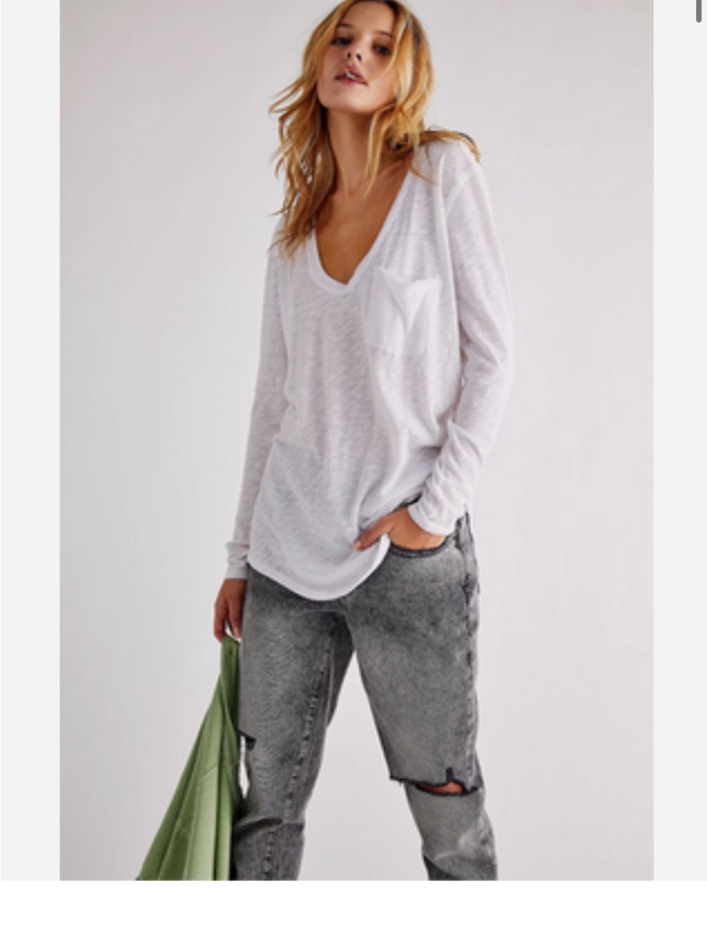 We The Free- Oversized White Scoop-Neck Long Sleeve Pocket Tee- Large